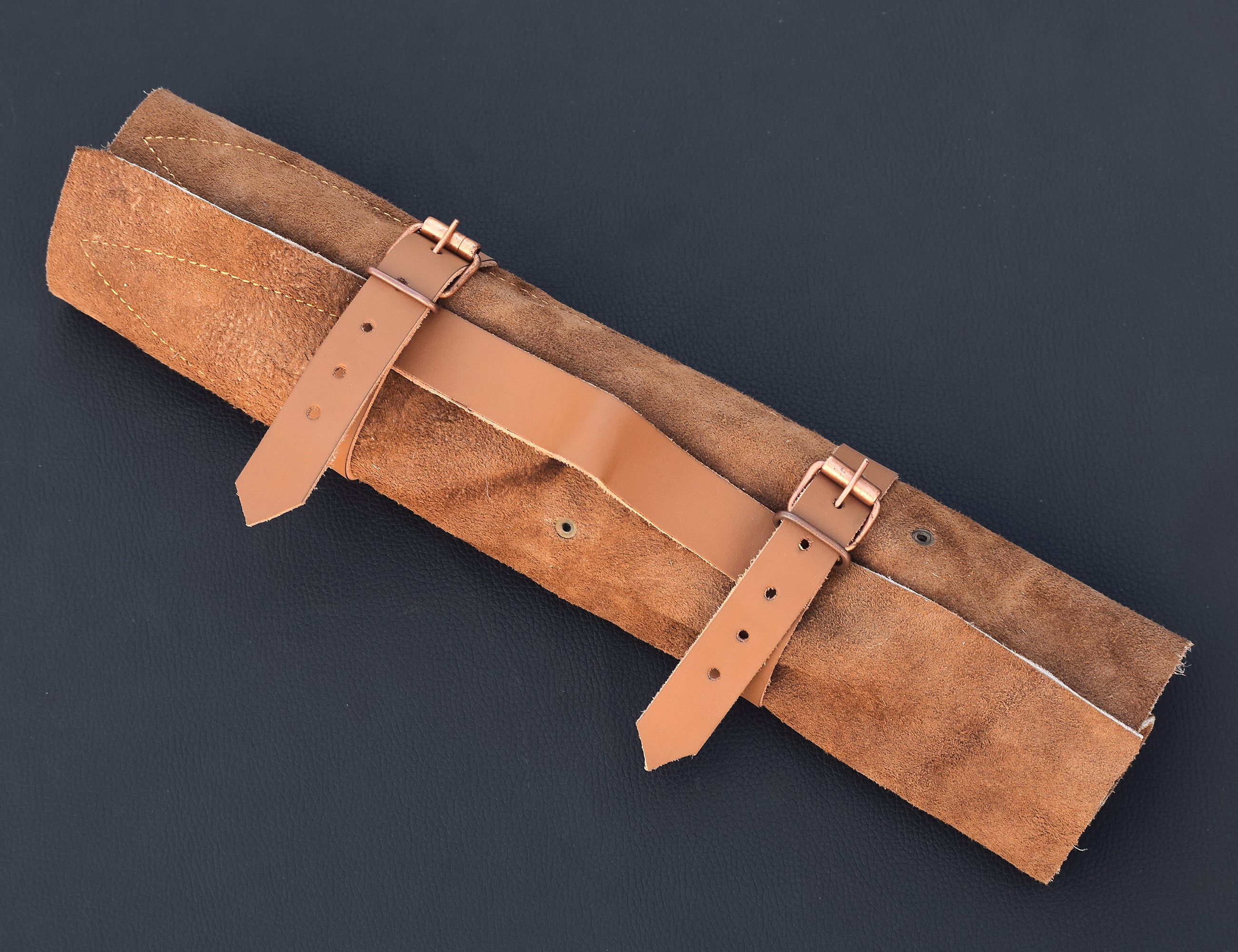 Hand-forged Damascus kitchen knife set with leather storage roll
